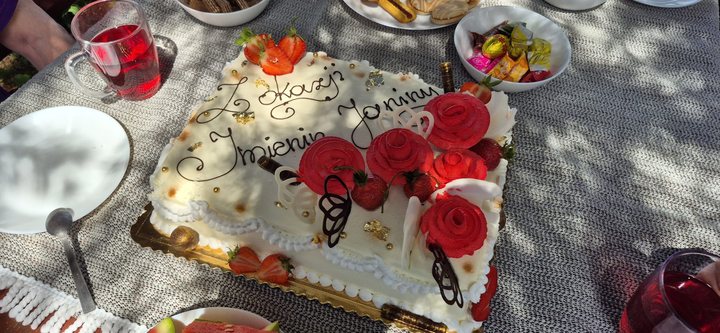 Tort przygotowany na wspólne spotkanie